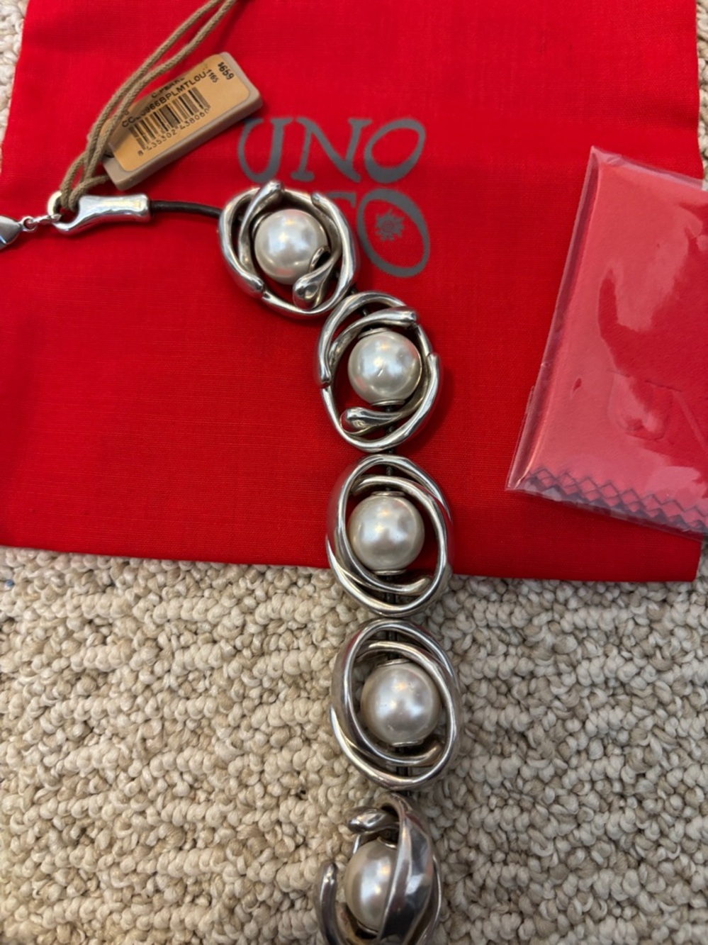 “Lisa In The Sky" necklace by the UNOde50 - Picture 7 of 9